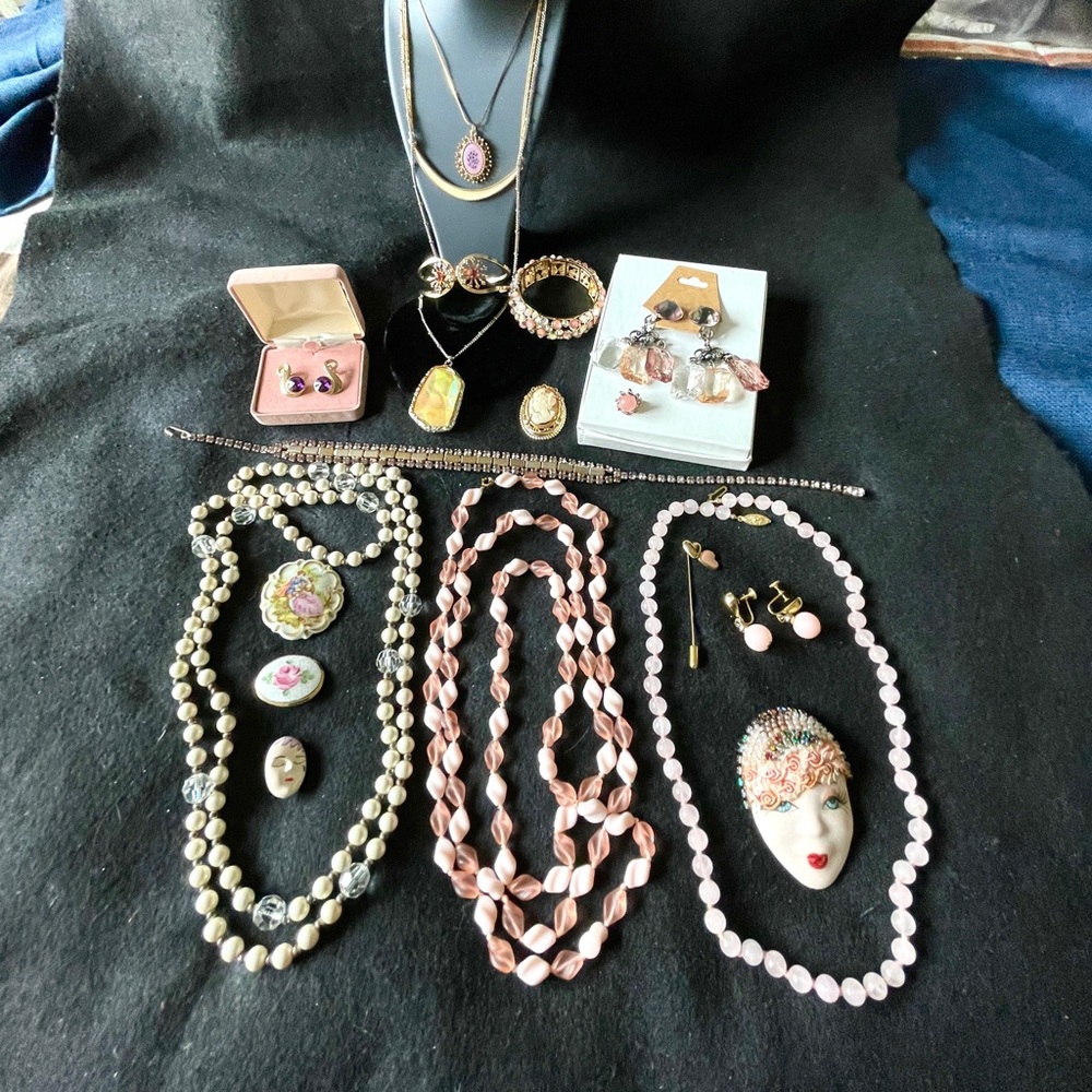 💗 PRETTY IN PINK Jewelry Lot- 17 Quality pieces; 14KT GF Cameo
